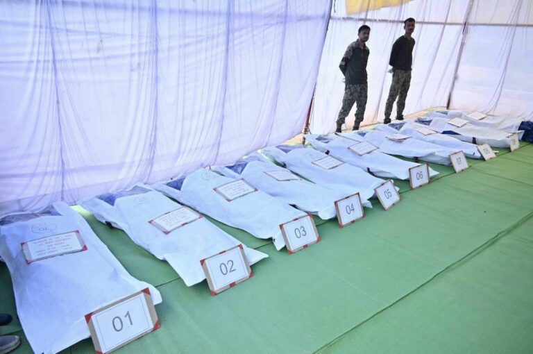 गरियाबंद में 10 नक्सली ढेर, 5.22 करोड़ के इनामी जिनमें शीर्ष माओवादी नेता भी शामिल हैं।