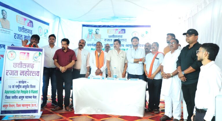 महासमुंद राष्ट्रीय आयुर्वेद दिवस जिले में रन फॉर आयुर्वेद एवं स्वास्थ्य मेला का हुआ आयोजन विधायक श्री सिन्हा ने जिला स्तरीय स्वास्थ्य मेला का किया शुभारंभ