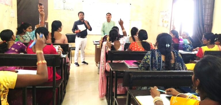 मुख्य कार्यपालन अधिकारी श्री नंदनवार ने किया लाइवलीहुड कॉलेज एवं आरसेटी का निरीक्षण बदलते दौर में एआई टेक्नोलॉजी से संबंधित भी प्रशिक्षण देने पर जोर