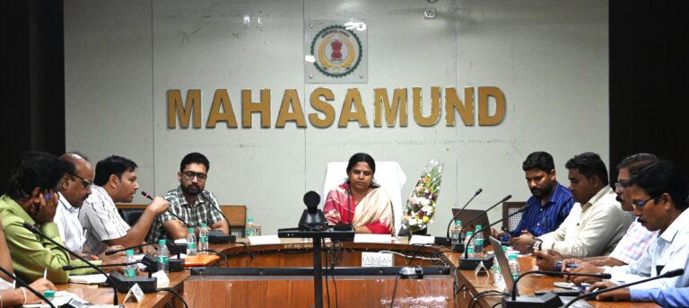 सांसद खेल महोत्सव 2025 सांसद ने महासमुंद, धमतरी एवं गरियाबंद जिले की बैठक लेकर की तैयारियों की समीक्षा प्रतिभागी 20 सितम्बर तक कर सकते हैं पंजीयन