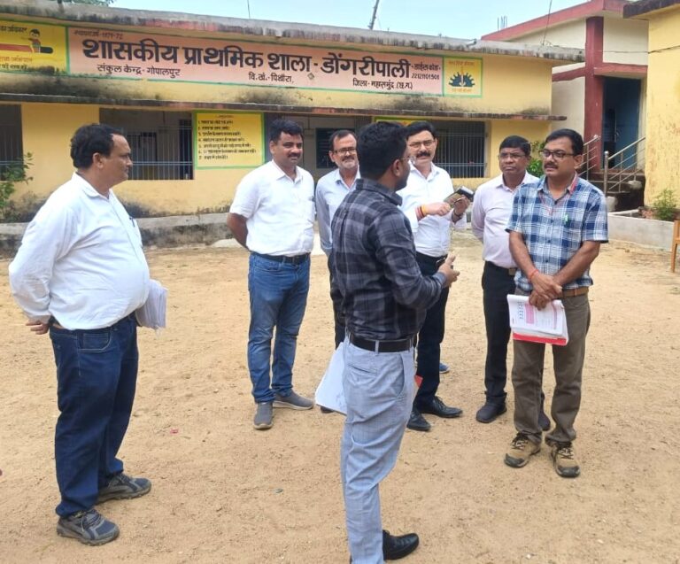 महासमुंद/जिला सीईओ श्री नंदनवन ने ली जनपद पंचायत पिथौरा में योजनाओं की समीक्षा बैठक