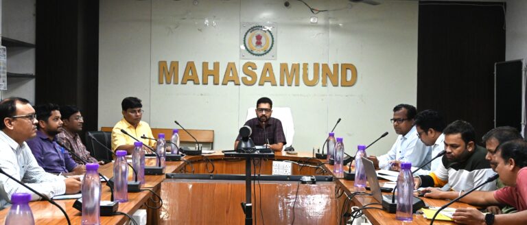 महासमुंद खरीफ विपणन वर्ष 2025-26 के लिए खसरों का सत्यापन हेतु प्रशिक्षण कलेक्टर ने 31 अक्टूबर तक सत्यापन करने के दिए निर्देश