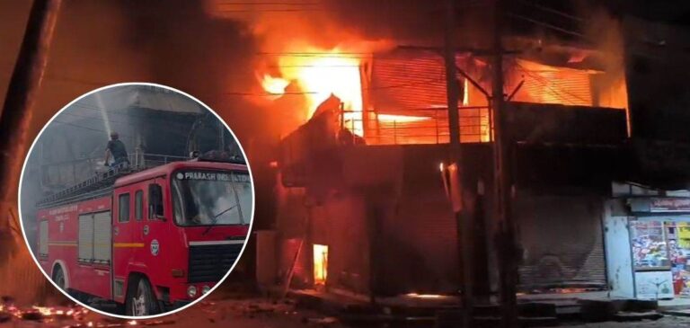 छत्तीसगढ़ शिवरीनारायण के बांबे मार्केट में भीषण आग, तीन दुकानें और दो ठेले का सामान जलकर खाक