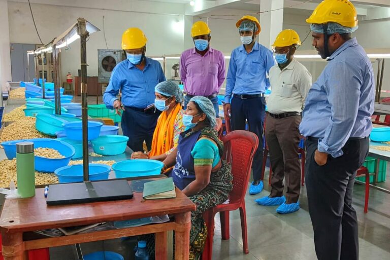 महासमुंद/जिला स्तरीय संयुक्त टीम द्वारा औद्योगिक केन्द्रों का निरीक्षण, अनियमितता पर नोटिस जारी