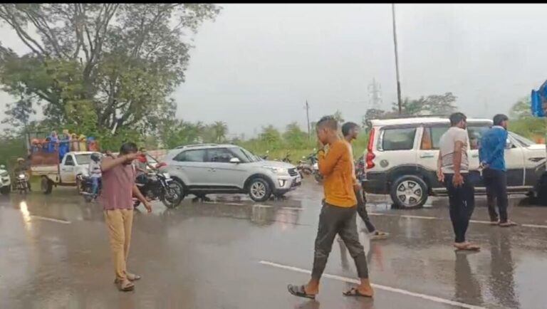 महासमुंद : हादसे में राजनीतिक हलचल, विधायक ने जताई हत्या की आशंका — बोले, ‘यह सामान्य एक्सीडेंट नहीं ’  जनपद उपाध्यक्ष के पति की सड़क हादसे