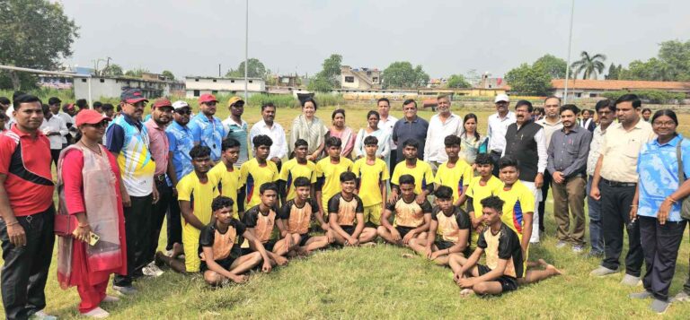 सरायपाली : खेल प्रतियोगिता का शुभारंभ, मुख्य अतिथि रहीं राज्य महिला आयोग की सदस्य सरला कोसरिया