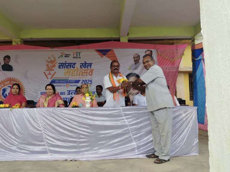 लोकनाथ बारीक बने विशिष्ट अतिथि, मोहंदा में सांसद खेल महोत्सव का हुआ भव्य आयोजन