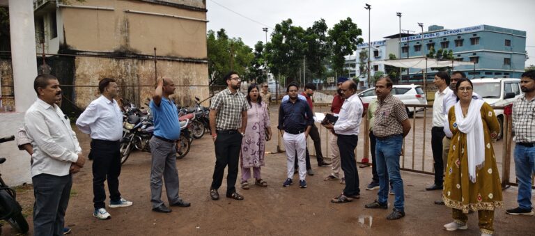 राज्योत्सव-2025 का आयोजन मिनी स्टेडियम महासमुंद में 2 से 4 नवंबर तक मुख्य अतिथि के रूप में सांसद लोकसभा महासमुंद श्रीमती रूपकुमारी चौधरी होंगी शामिल कलेक्टर श्री लंगेह ने तैयारियों का लिया जायजा