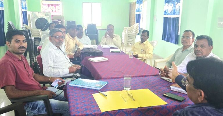 विकासखण्ड बागबाहरा में प्राचार्य समीक्षा बैठक आयोजित