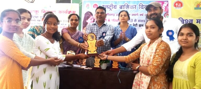 महासमुंद/राष्ट्रीय बालिका दिवस पर शासकीय माता कर्मा महाविद्यालय में स्वास्थ्य जागरूकता कार्यक्रम आयोजित