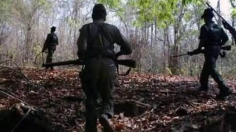 बीजापुर के अन्नारम व मर्रीमल्ला जंगल में एनकाउंटर, तीन माओवादियों को मार गिराया