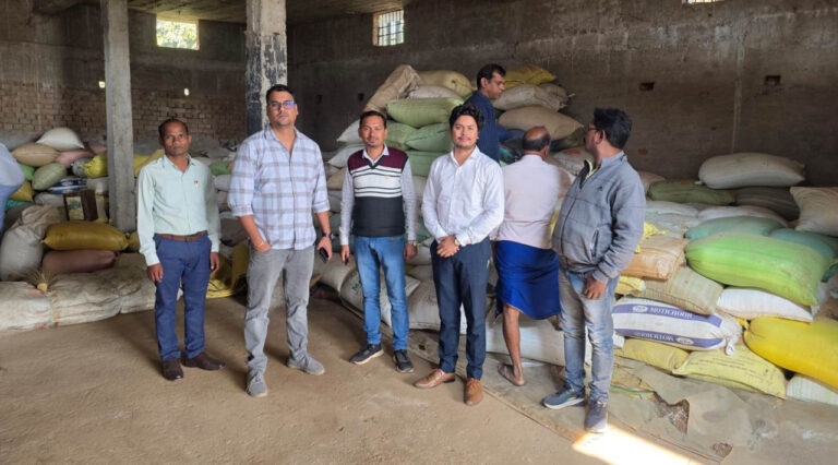 महासमुंद जिले में अवैध धान परिवहन और भण्डारण पर बड़ी कार्यवाही अलग अलग प्रकरण में 1555 कट्टा अवैध धान जब्त