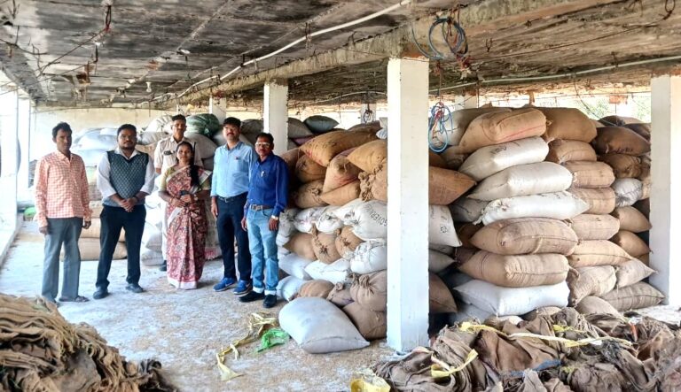 महासमुंद/मंडी एवं फ़ूड विभाग संयुक्त टीम की बड़ी कार्रवाई, 2400 कट्टा अवैध धान जप्त