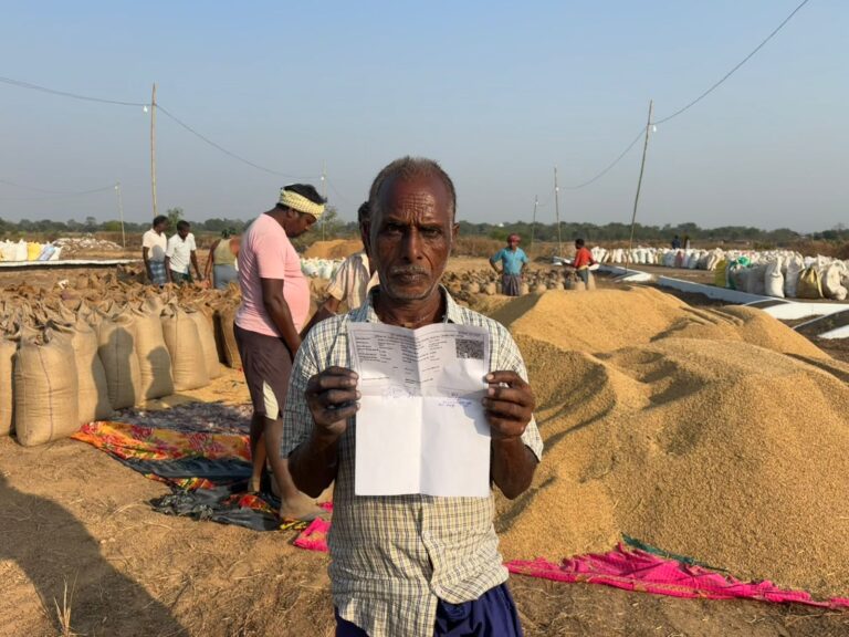 महासमुंद/सुदूर उपार्जन केन्द्रों में धान खरीदी सुचारू रूप से जारी, किसान संतुष्ट