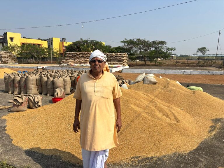 महासमुंद जिले में धान खरीदी ने पकड़ी गति, चार दिनों में तेज हुई आवक धान उपार्जन केंद्र बरौंडाबाजार में सुव्यवस्थित तरीके से हो रही धान खरीदी