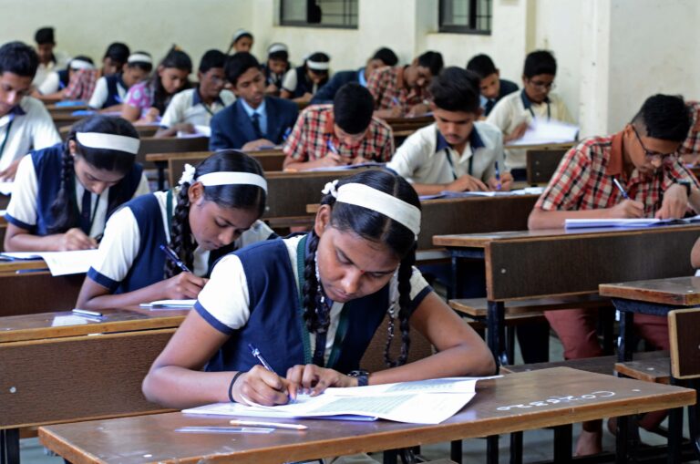 10th-12th 2026 Model Paper: सीजी बोर्ड दसवीं-बारहवीं के सभी विषयों के मॉडल पेपर जारी, ऐसे करें डाउनलोड