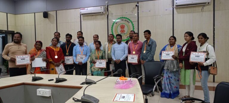 महासमुंद एवं बागबाहरा जनपद पंचायत को उत्कृष्ट आवास पूर्णता कार्य हेतु किया गया सम्मानित