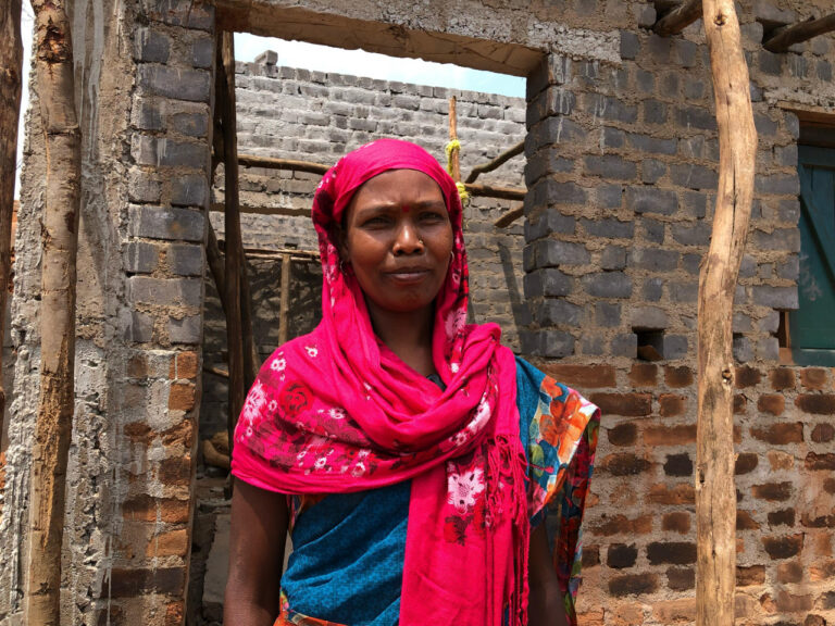 महतारी वंदन योजना से मिल रही आर्थिक संबल,