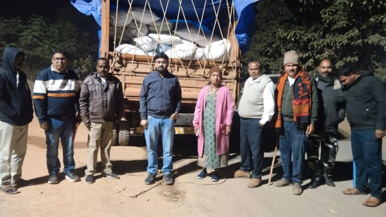 महासमुंद/अवैध धान भंडारण एवं परिवहन पर लगातार कार्रवाई बीती रात और आज कुल 728 कट्टा धान जप्त