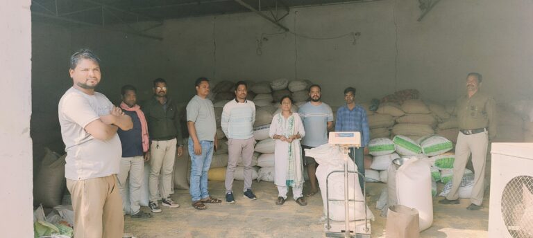 सरायपाली/अवैध धान परिवहन एवं भंडारण पर सतत कार्रवाई जारी 860 कट्टा धान जप्त