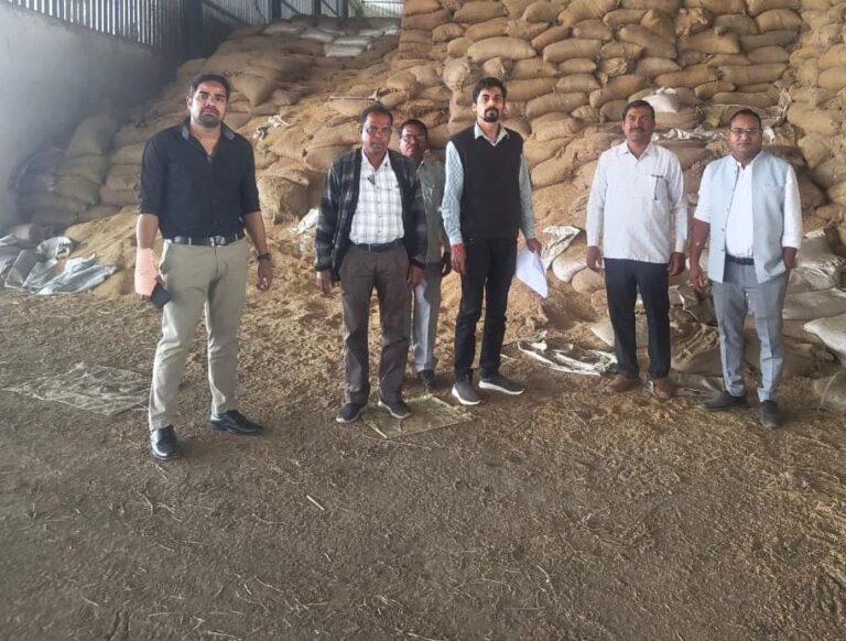 सरायपाली बसना : राइस मिलों में बड़ी कार्रवाई तीन प्रकरणों में 6,694 बोरा धान एवं 15,470 बोरा चावल जब्त