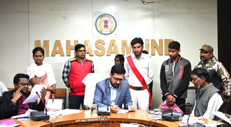 सरायपाली: धान बोरियों के वजन में अंतर, ‘काटा मारने’ का खेल उजागर 2 निलंबित, बड़ी कार्रवाई