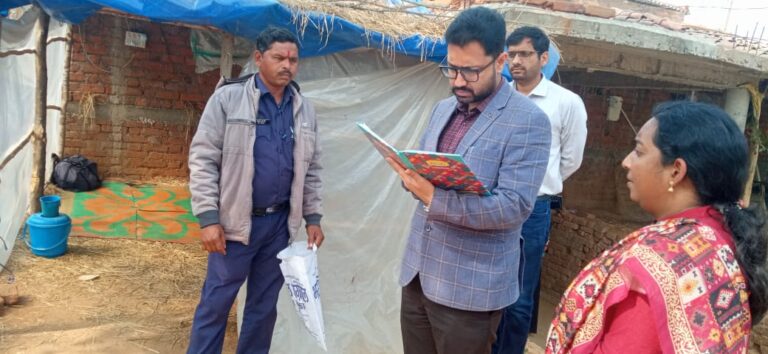 महासमुंद/ कलेक्टर श्री लंगेह ने किया सरायपाली में सीमावर्ती जांच चौकियों का निरीक्षण