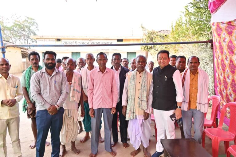 बसना भक्ति और समरसता का संगम: गोपालपुर में शबरी माता मेला महोत्सव, विधायक डॉ. संपत अग्रवाल ने की पूजा-अर्चना माघ पूर्णिमा पर सवरा समाज के भव्य आयोजन में उमड़ा श्रद्धा का सैलाब