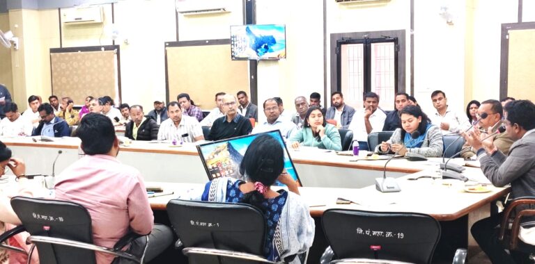 महासमुंद/दलहन, तिलहन, मक्का एवं फूलों की खेती अपनाने के लिए कृषकों को प्रोत्साहित करें – सीईओ श्री नंदनवार