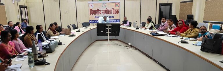 महासमुंद/कुपोषण में कमी लाने नियमित गृह भेंट करें – सीईओ श्री नंदनवार महिला एवं बाल विकास की समीक्षा बैठक में दिए निर्देश