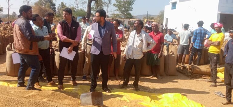 सरायपाली/धान खरीदी के अंतिम दौर में कलेक्टर का सघन निरीक्षण, निगरानी हुई और सख्त कलेक्टर पहुंचे उड़ीसा बॉर्डर जांच चौकी नोडल अधिकारी भी फील्ड में कर रहे है भौतिक सत्यापन