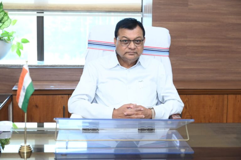 बसना विकासखण्ड अंतर्गत ग्राम बिरसिंगपाली के निवासी को श्रम मंत्री लखनलाल देवांगन ने स्वीकृत किया आर्थिक सहायता