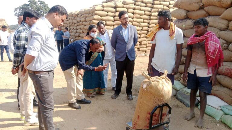 जिले में 10 लाख मीट्रिक टन से अधिक धान खरीदी, 399 प्रकरणों में 1.69 लाख क्विंटल जब्त कलेक्टर विनय लंगेह के मार्गदर्शन में महासमुंद जिला में धान उपार्जन एवं निगरानी कार्य सफलता पूर्वक संपन्न