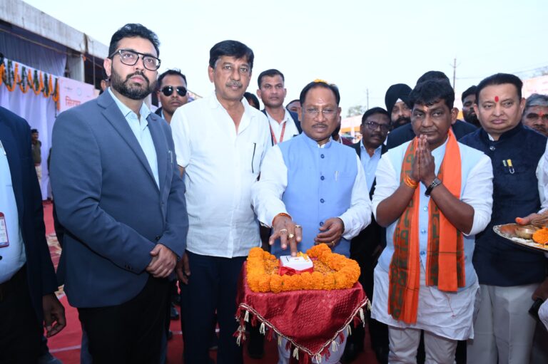 महासमुंद /सिरपुर महोत्सव में मुख्यमंत्री विष्णु देव साय ने लगभग 200 करोड़ रुपए के विकास कार्यों की दी सौगात