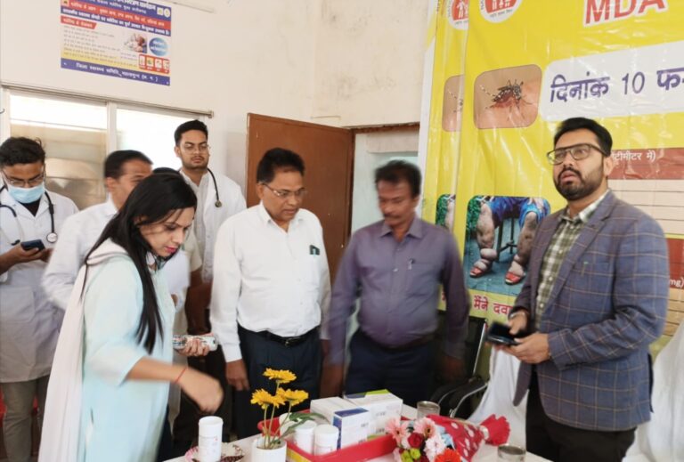 महासमुन्द/फाइलेरिया उन्मूलन महाभियान कलेक्टर श्री लंगेह ने दवा खिलाकर किया शुभारंभ दवाओं का अनिवार्य रूप से सेवन करने तथा लोगों को प्रेरित करने की अपील