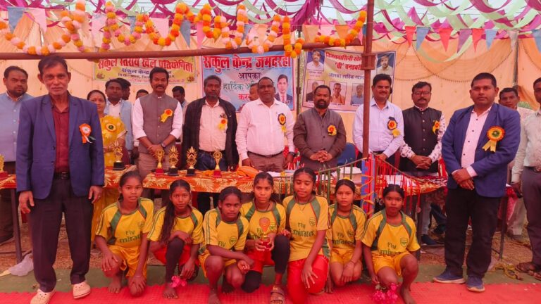 बसना/ विंध्यवासिनी खेल मैदान में संकुल स्तरीय बाल क्रीड़ा प्रतियोगिता का रंगारंग समापन सम्पन्न