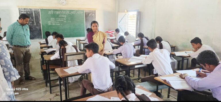 सरायपाली/ उड़न दस्ता दल ने विभिन्न परीक्षा केंद्र में दी दबिस