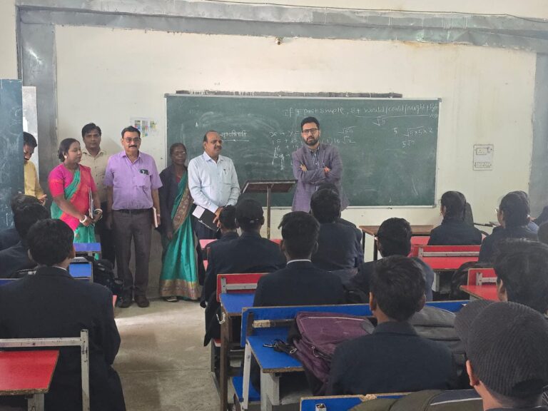 महासमुन्द/ कलेक्टर श्री लंगेह ने आज बागबाहरा अंतर्गत संचालित पीएमश्री विद्यालयों का आकस्मिक निरीक्षण किया 