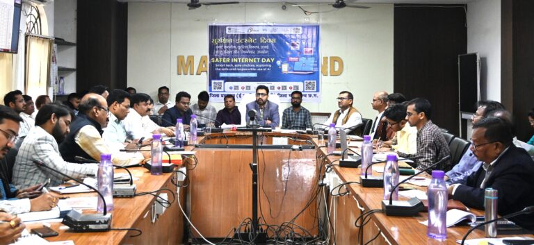 महासमुंद/कलेक्टर ने ली समय-सीमा की बैठक फाइलेरिया उन्मूलन कार्यक्रम अंतर्गत अभियान की शुरुआत समितियों में स्टेक का भौतिक सत्यापन करने के निर्देश योजनाओं की प्रगति में तेजी लाएं 