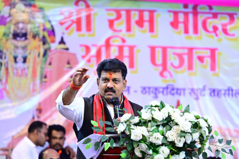 महासमुंद ठाकुरदिया खुर्द में राम मंदिर का उपमुख्यमंत्री श्री विजय शर्मा ने किया भूमिपूजन सामाजिक भवन एवं पिथौरा में जनपद पंचायत सभाभवन निर्माण की घोषणा