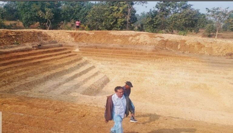 महासमुंद/नरेगा से जल संरक्षण को मिलेगा बढ़ावा जिले में 60 करोड़ लीटर जल संरक्षण के कार्य स्वीकृत