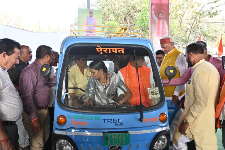 महासमुंद/जिले के 3106 श्रमिकों को मिला एक करोड़ 51 लाख रुपए से अधिक की आर्थिक सहायता