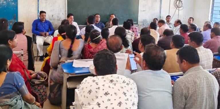 छात्रवृत्ति कार्य की प्रगति को लेकर सेजेस बसना में समीक्षा बैठक संपन्न