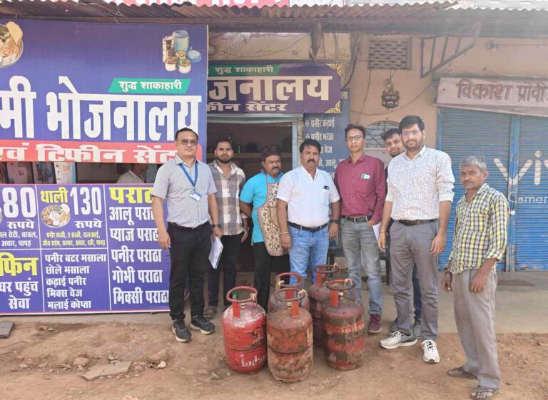 महासमुंद में कई जगह छापेमार कार्रवाई, होटलों-ढाबों से 29 घरेलू गैस सिलेंडर जब्त