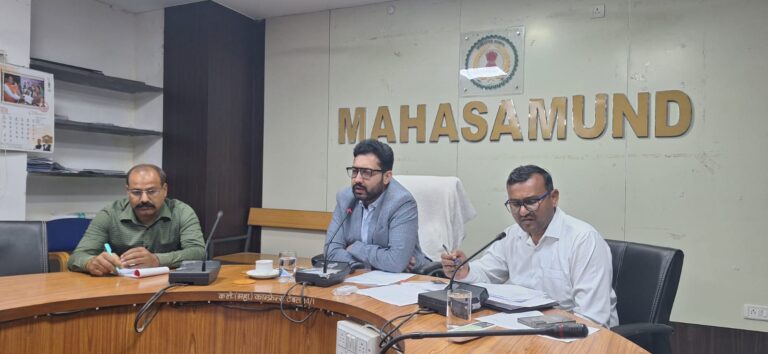 महासमुंद /कलेक्टर की पहल से ग्रामीणों को मिलेगी बड़ी राहत, बच्चों की राह होगी आसान जनभागीदारी से बनेगा नेशनल हाईवे से स्कूल तक पक्की सड़क