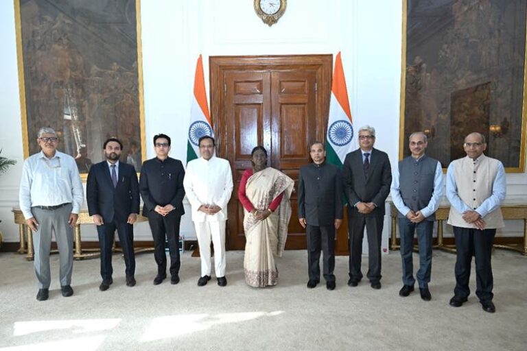 जनगणना-2027 : मकानसूचीकरण के साथ विश्व का सबसे बड़ा जनगणना अभियान शुरू पहली बार डिजिटल डेटा कैप्चर और स्व-गणना की सुविधा के साथ आंकड़े पूरी तरह गोपनीय
