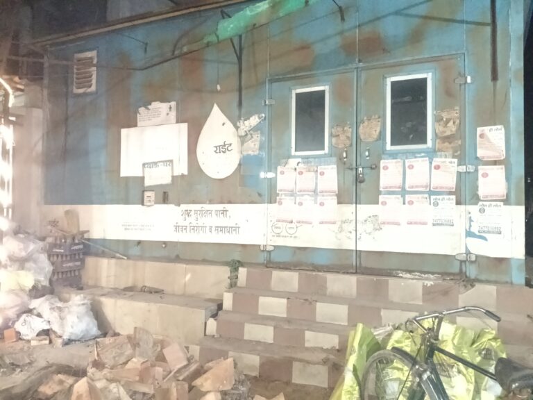 सरायपाली: 20 रु का पानी बॉटल खरीदने मजबूर , वाटर एटीएम लाखों रु की योजना होने के बावजूद ऐसा क्यों ठेकेदार पर अभी भी जिम्मेदारी – क्या कहते है नगरपालिका अधिकारी