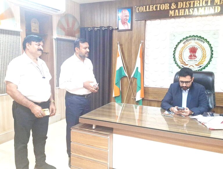 महासमुंद डिजिटल जनगणना-2027: कलेक्टर ने भरा पहला स्व-गणना फॉर्म, जिले में प्रक्रिया शुरू