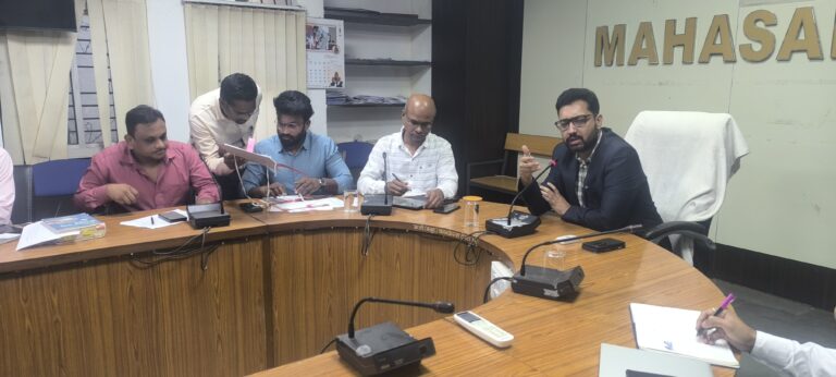 महासमुंद : जाने किसको कितना मिलेगा डीजल पेट्रोल बाइक, कार और किसानों के लिए मात्रा तय कलेक्टर पंप संचालकों एवं पेट्रोलियम कंपनियों के अधिकारियों की आपात बैठक