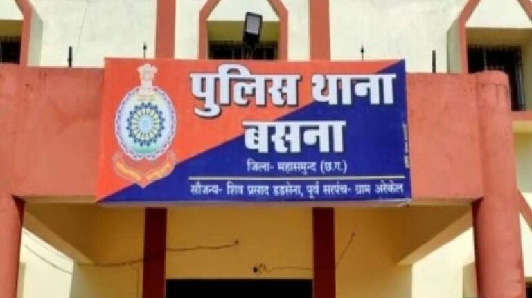 बसना पुलिस की रेड: मंदिर मार्ग पर शराब बेच रही महिला गिरफ्तार, 15 लीटर महुआ शराब जब्त